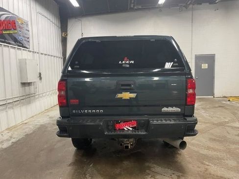 Used 2019 Chevrolet Silverado 2500 High Country w/ Duramax Plus Package image 9