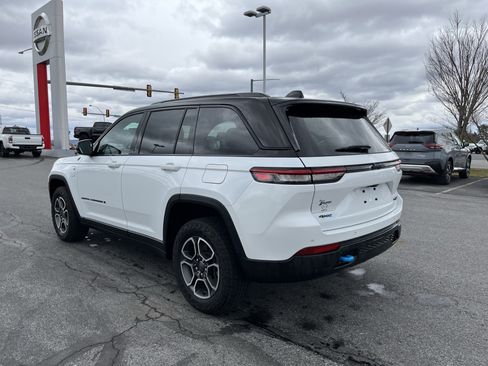 Used 2023 Jeep Grand Cherokee Trailhawk AWD/4WD image 6