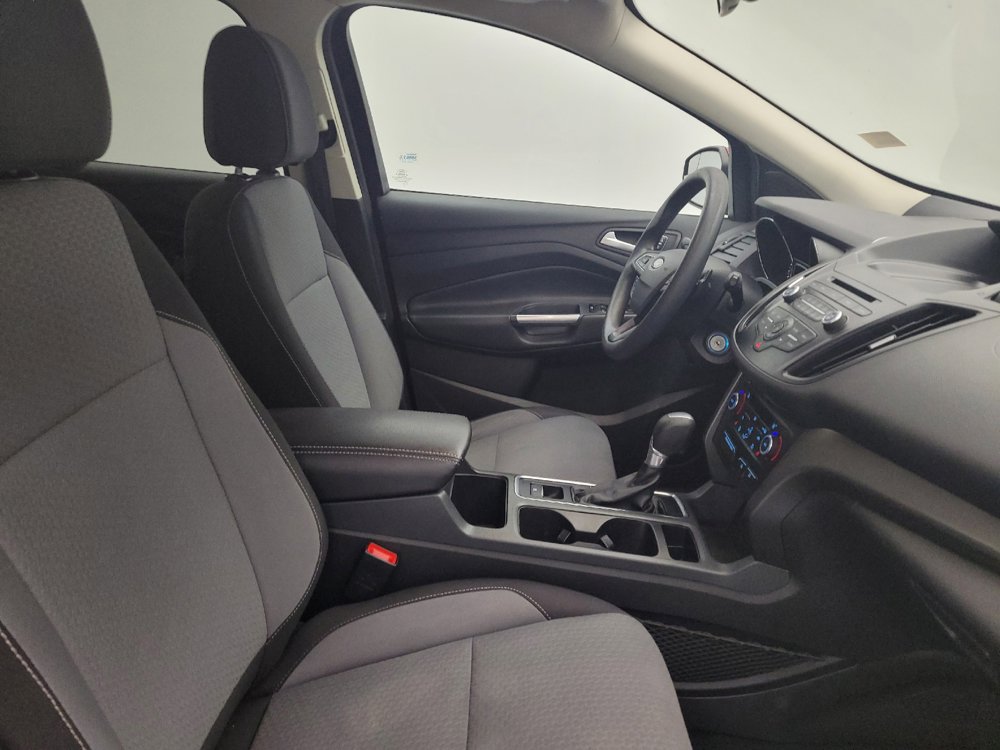 Used 2017 Ford Escape SE w/ SE Cold Weather Package FWD image 21