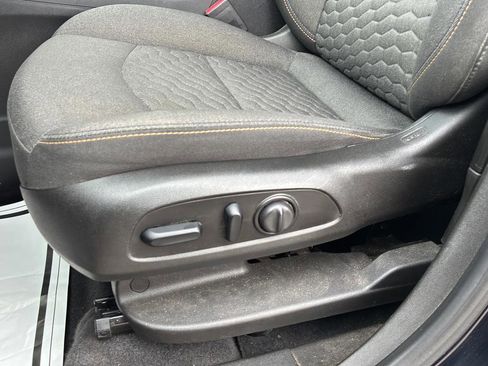Used 2021 Chevrolet Equinox LT FWD image 23