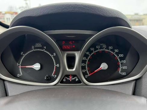 Used 2012 Ford Fiesta SE w/ Winter Pkg image 13