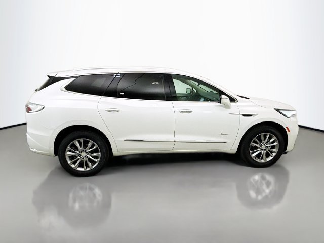 Used 2022 Buick Enclave Avenir w/ Avenir Technology Package FWD image 9