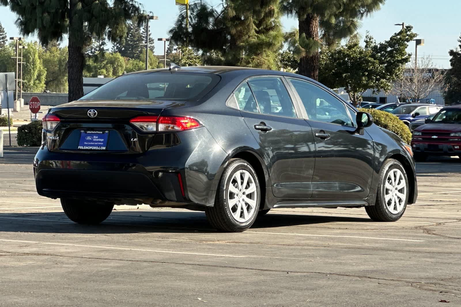 Used 2021 Toyota Corolla LE FWD image 2