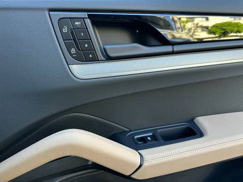 New 2026 Porsche Cayenne image 19