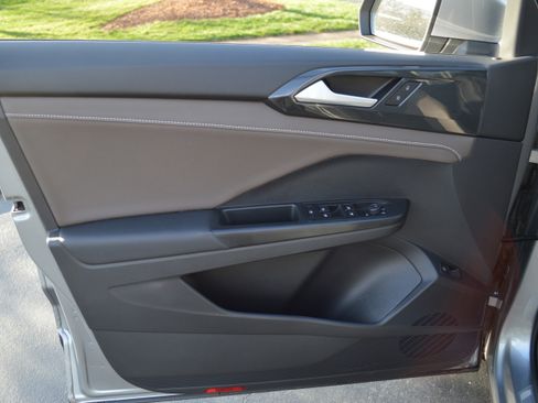 Used 2022 Volkswagen Taos SEL image 49