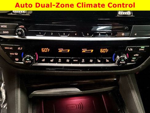 Used 2023 BMW M550i xDrive M550i xDrive w/ Dynamic Handling Package image 28