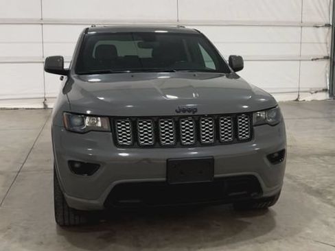 Used 2020 Jeep Grand Cherokee Altitude AWD/4WD image 7