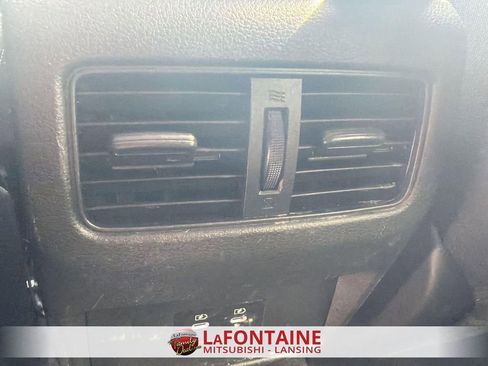 Used 2025 Nissan Rogue SV image 20