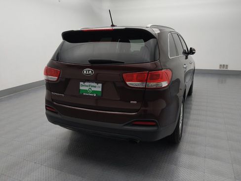 Used 2016 Kia Sorento LX image 7