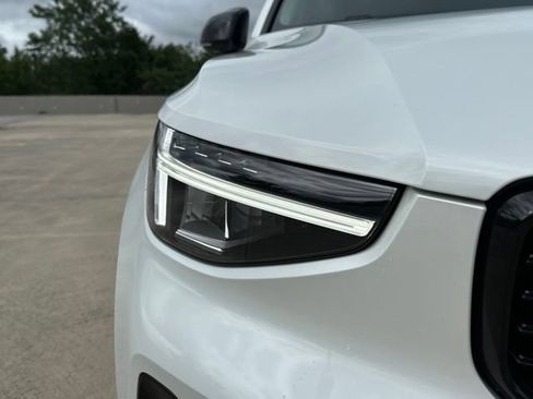 Certified 2024 Volvo XC40 B5 Plus w/ Protection Package Premier AWD/4WD image 12