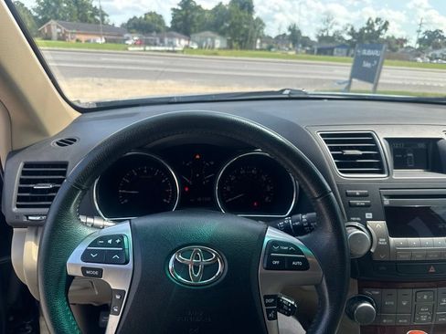 Used 2012 Toyota Highlander Limited FWD image 17