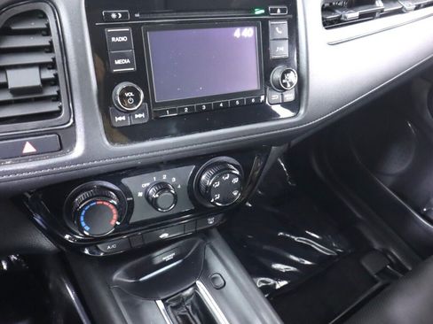 Used 2020 Honda HR-V LX image 15