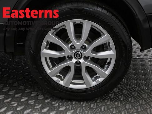 Used 2021 Nissan Rogue Sport S image 32