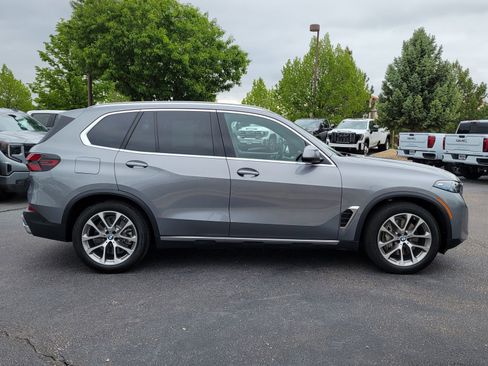 Used 2026 BMW X5 xDrive50e w/ Premium Package AWD/4WD image 2