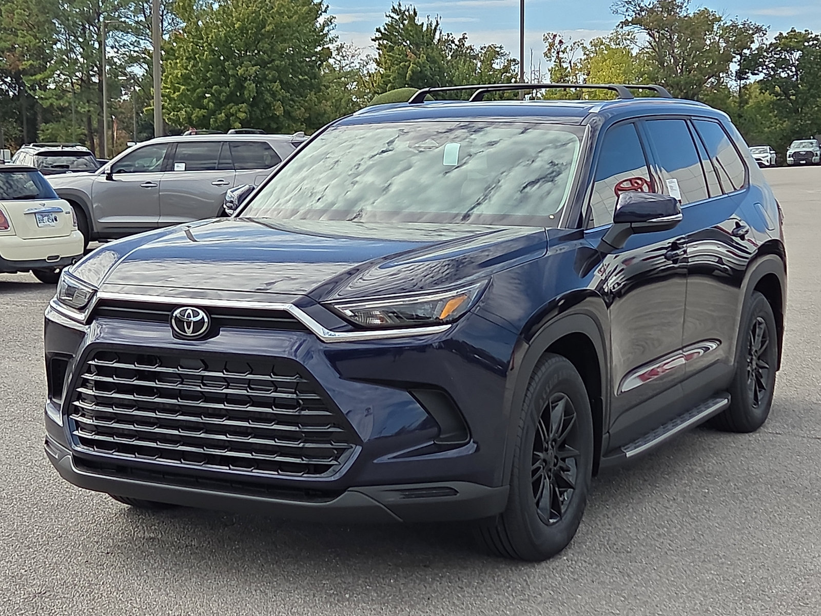 New 2026 Toyota Grand Highlander XLE FWD image 2