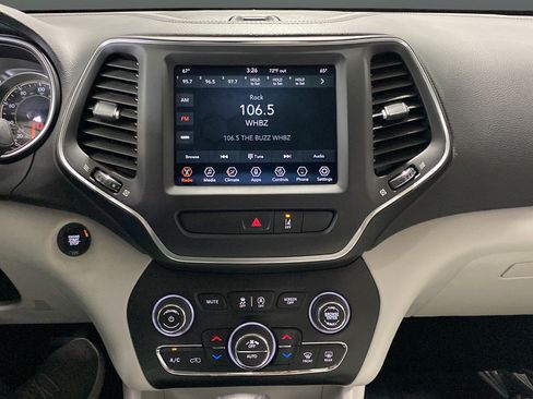 Used 2022 Jeep Cherokee Latitude Lux w/ Sun & Sound Group AWD/4WD image 13