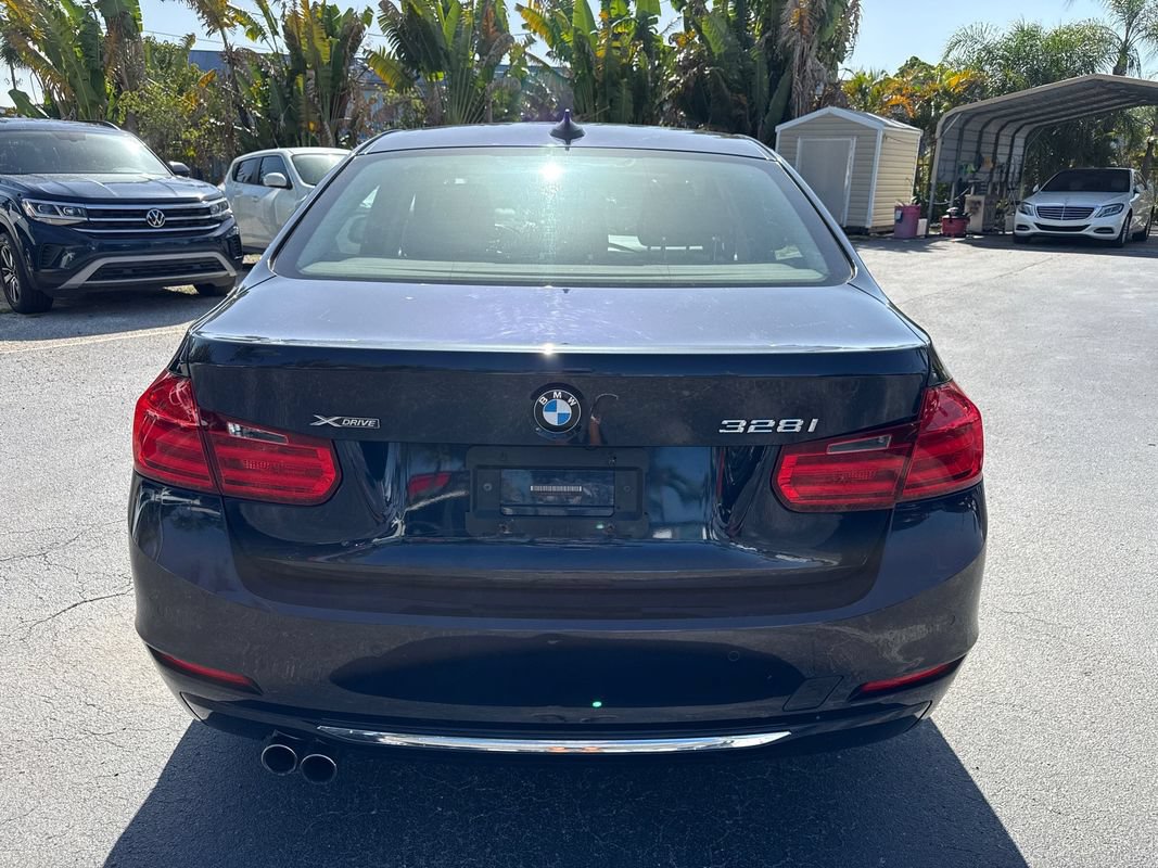 Used 2013 BMW 328i xDrive Sedan AWD/4WD image 4