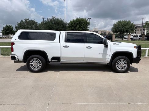 Used 2023 Chevrolet Silverado 2500 High Country w/ Z71 Off-Road Package AWD/4WD image 3