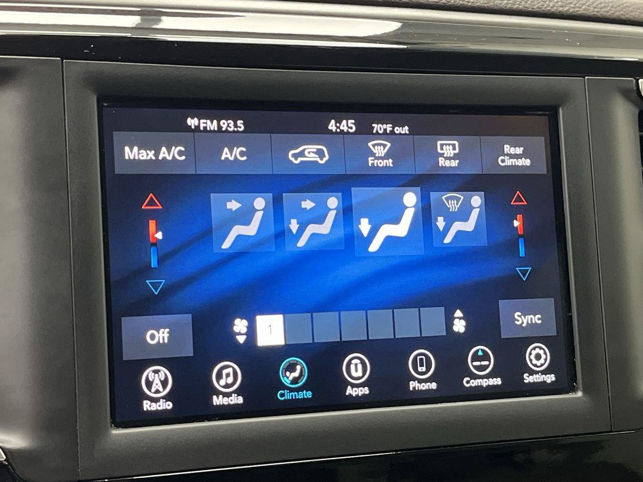 Used 2021 Chrysler Voyager Lxi FWD image 17