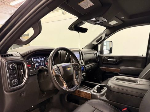 Used 2022 Chevrolet Silverado 3500 High Country w/ Z71 Off-Road Package AWD/4WD image 11
