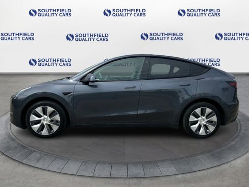 Used 2020 Tesla Model Y Long Range image 3