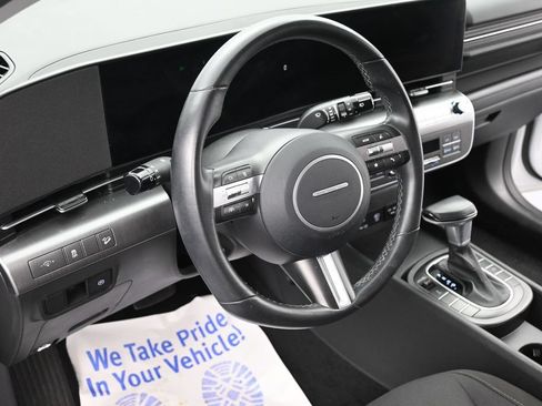 Used 2025 Hyundai Kona SEL AWD/4WD image 15