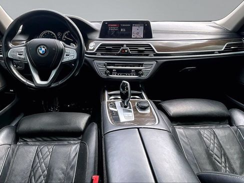 Used 2018 BMW 750i xDrive AWD/4WD image 19