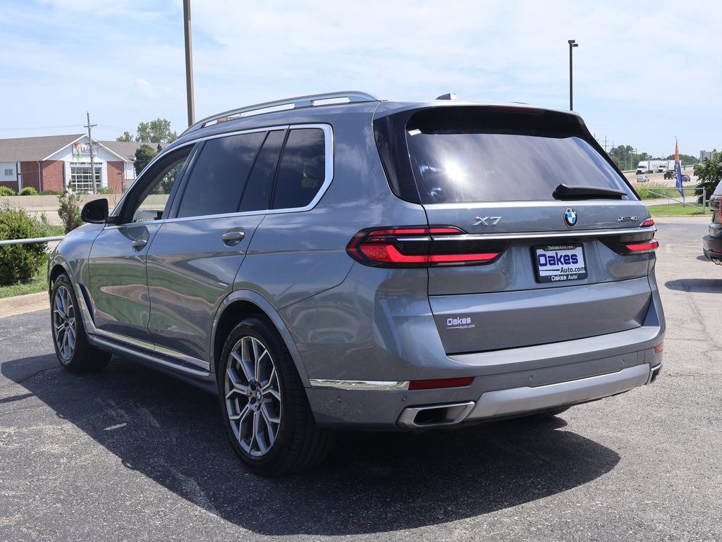 Used 2025 BMW X7 xDrive40i AWD/4WD image 5