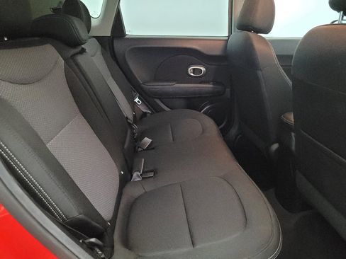 Used 2018 Kia Soul + image 19