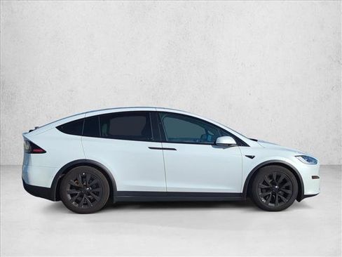 Used 2022 Tesla Model X image 4