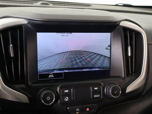 Used 2024 GMC Terrain SLT image 6