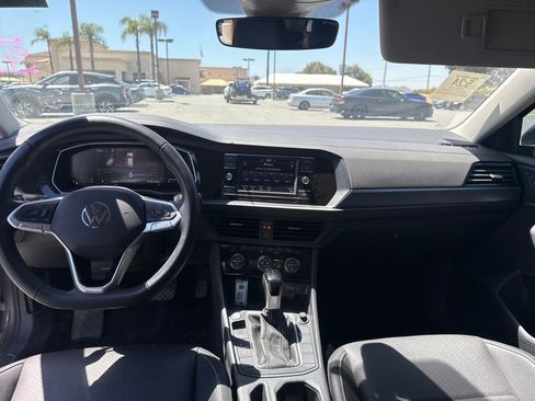 Used 2024 Volkswagen Jetta SE FWD image 19