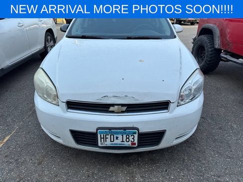 Used 2010 Chevrolet Impala LS FWD image 2