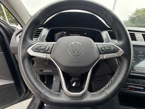 Used 2024 Volkswagen Tiguan SE FWD image 12