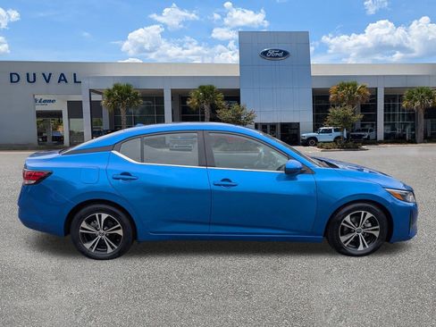 Used 2024 Nissan Sentra SV image 3