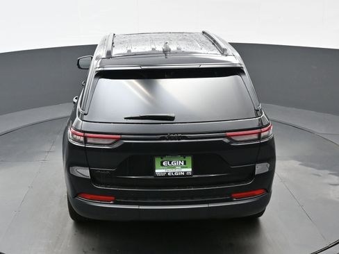 Used 2024 Jeep Grand Cherokee Altitude image 37