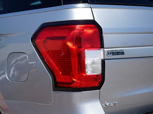 Used 2024 Ford Expedition XLT AWD/4WD image 8