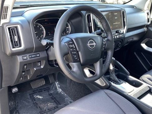 New 2025 Nissan Frontier SV w/ SV Convenience Package image 18