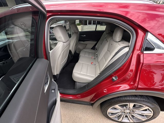 Certified 2023 Cadillac XT4 Premium Luxury FWD image 29