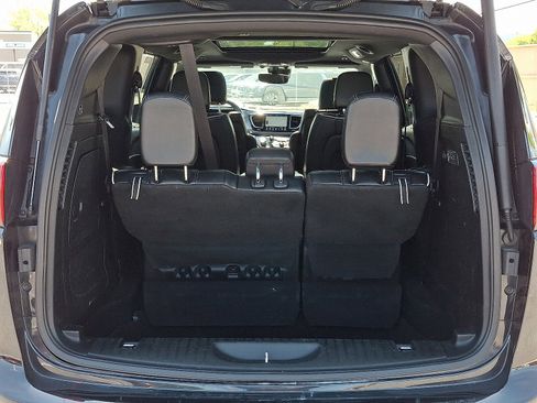 Used 2019 Chrysler Pacifica Limited FWD image 7