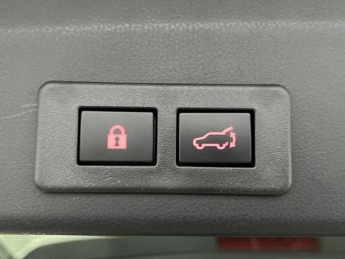 Used 2025 Subaru Ascent Premium AWD/4WD image 16