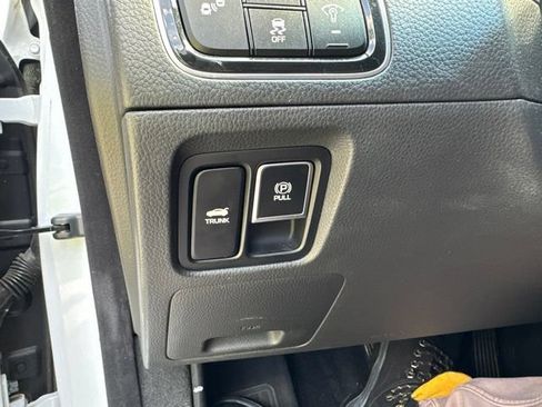 Used 2014 Hyundai Equus Signature RWD image 44