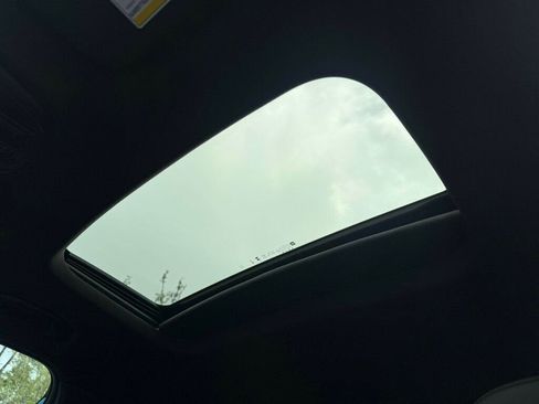 Used 2025 Chevrolet Trax RS w/ Sunroof Package image 7