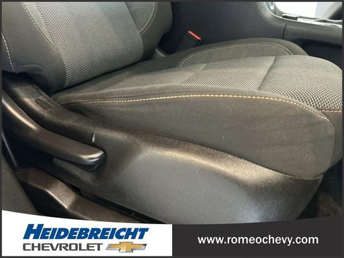 Used 2021 Chevrolet Traverse LS FWD image 34