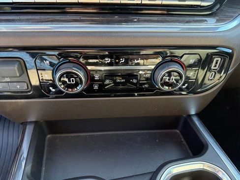 Used 2022 Chevrolet Silverado 1500 LTZ image 45