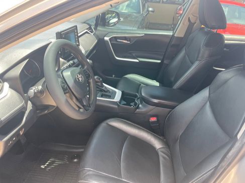 Used 2021 Toyota RAV4 XLE image 13