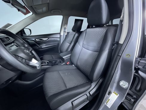 Certified 2018 Nissan Rogue S image 15