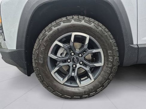 Used 2026 Chevrolet Equinox ACTIV w/ Safety and Technology Package AWD/4WD image 9