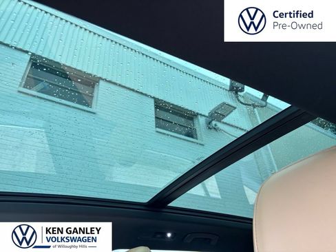 Used 2024 Volkswagen Tiguan SE w/ Panoramic Sunroof Package AWD/4WD image 25