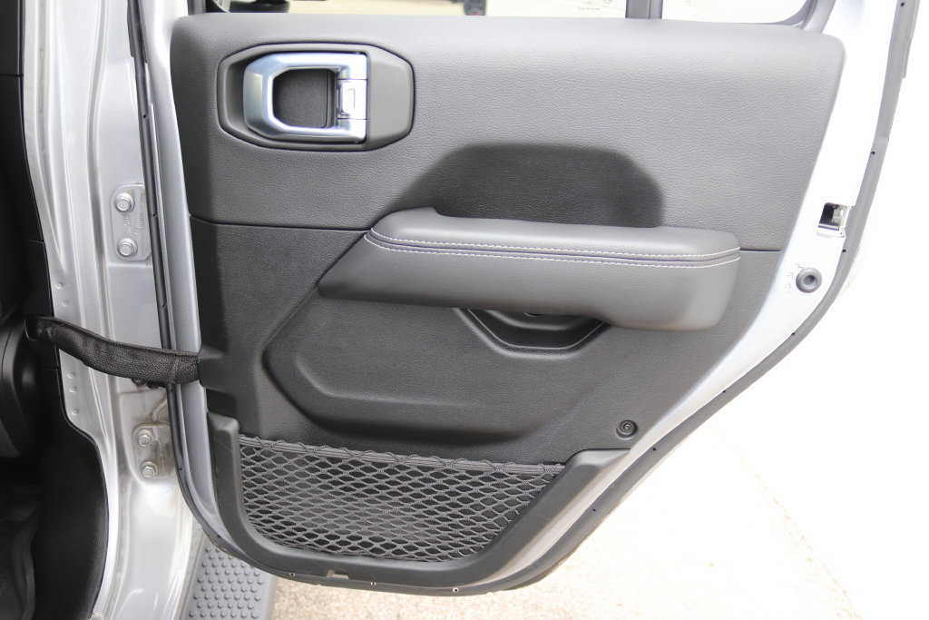 Used 2021 Jeep Wrangler Unlimited Sahara w/ Uconnect 4C Nav & Sound Group AWD/4WD image 24
